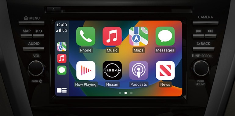 Pantalla táctil de la Nissan Murano 2024 con la app de Apple Carplay.